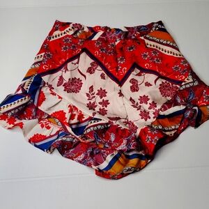 Latiste Shorts Ruffled Hem High Waisted Red/Bugundy Flower Pattern Size S